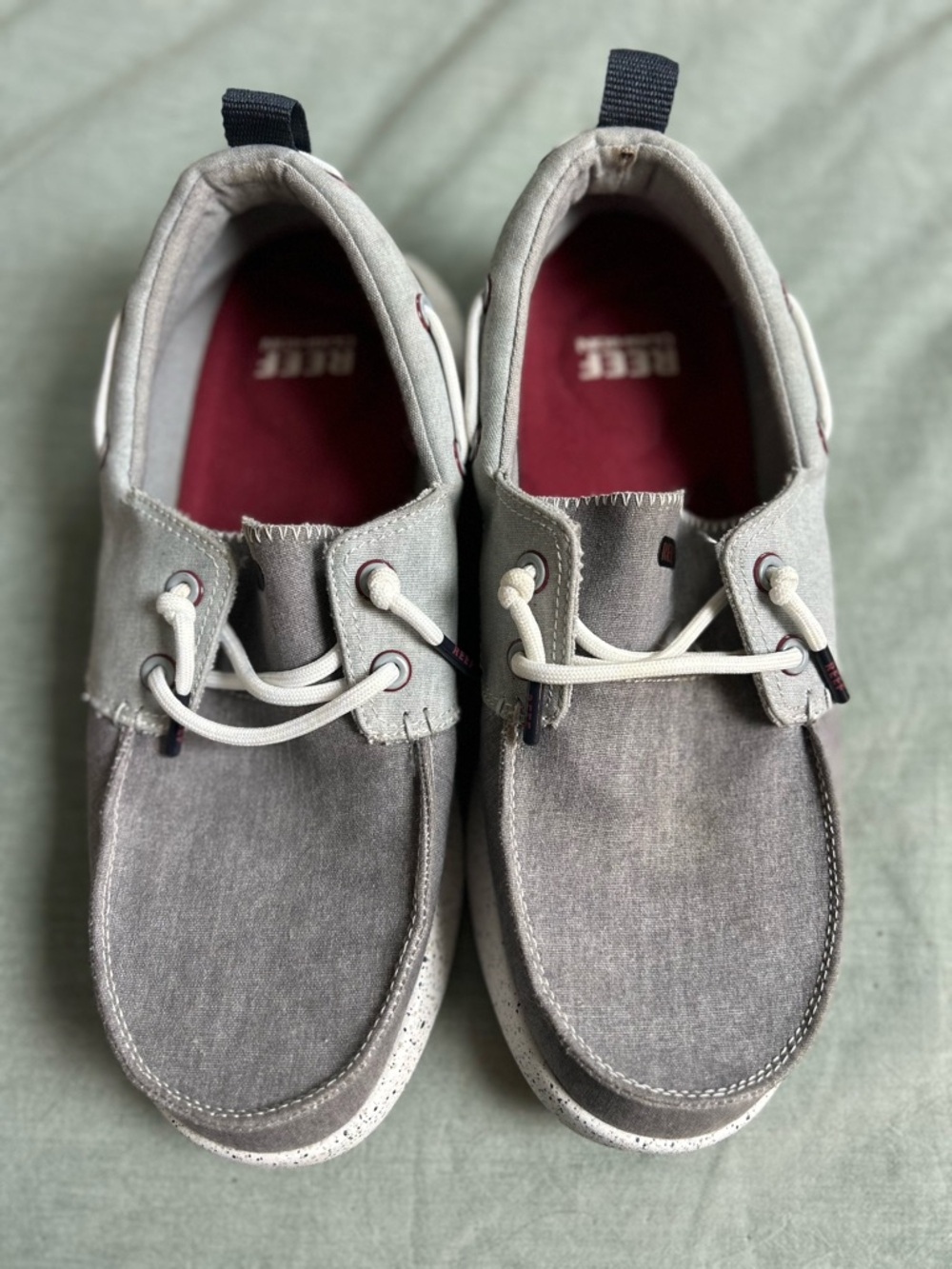 Reef Men’s Gray Canvas Boat Shoes with White Laces and Maroon Insole